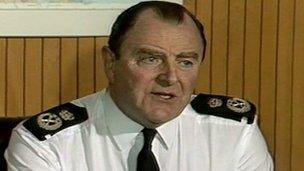 Alan Mains briefed the then Chief Constable John Hermon on what Ch Supt Breen had told him - _71525745_johnhermon