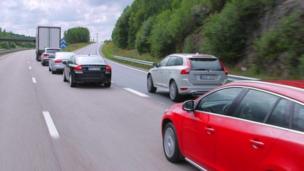 Self diving cars talk to each other to avoid accidents