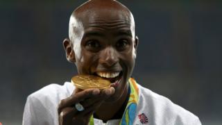 Mo Farah with gold medal
