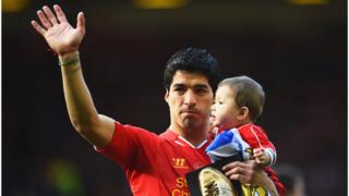 Luis Suarez waving to Liverpool fans