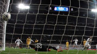 97th minute: Ronaldo despatches the penalty into the top right-hand corner.