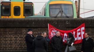 Southern rail drivers on a picket line