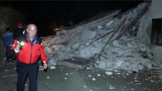 Sismo en Italia. _92104189_459513b3-a6df-43cb-90a0-b0b7ba