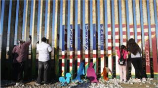 US-Mexico border barrier