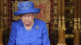 Queen-Elizabeth-II-sitting-in-the-House-of-Lords.