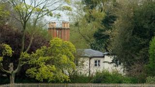 Frogmore-cottage.