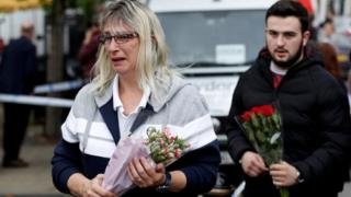 We Love Bags Jo Cox death: Husband leads tributes to shot MP - BBC News