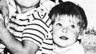 Man hold over 1970 Cheryl Grimmer case