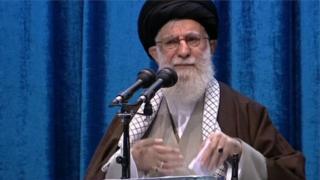 Picha ya Ayatollah Ali Khamenei siku ya Ijumaa