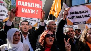 Turkey detains Cumhuriyet newspaper journalists