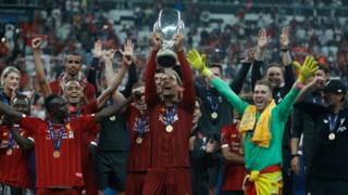 liverpool-take-the-cup.