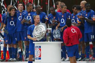 Cesc Fabregas and Arsenal team
