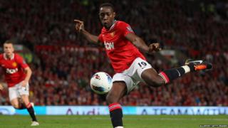 Manchester United 3-0 Tottenham - Danny Welbeck shoots