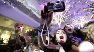 Fans at Justin Bieber performance