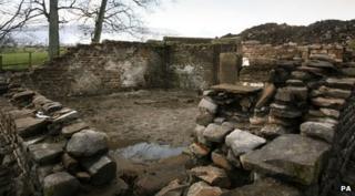 An old cottage that could have belonged to a witch has been unearthed in Pendle, Lancashire