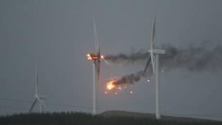 Turbine at Ardrossan wind farm bursting into flames (photo from Stuart McMahon)
