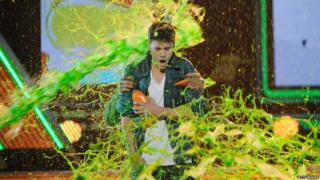 Nickelodeon Kids' Choice Awards 2012 - Justin Bieber gets gunged!