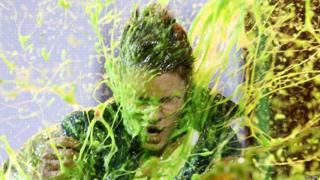 Nickelodeon Kids' Choice Awards 2012 - Justin Bieber gets gunged!