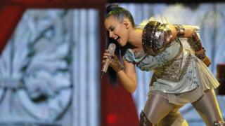 Nickelodeon Kids' Choice Awards 2012 - Katy Perry performs