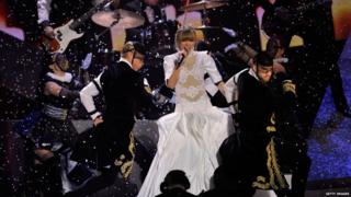 Taylor Swift might not have won - but she did a brilliant performance of 'I Knew You Were Trouble'.