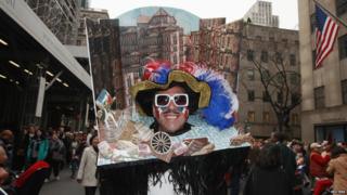 French-themed bonnet