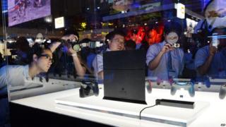 Photographers look at the PlayStation 4