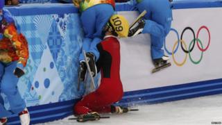 China's Kexin Fan crashes