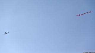 'Wrong one - Moyes out' plane banner, 29 March 2014