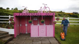 Pink bus shelter