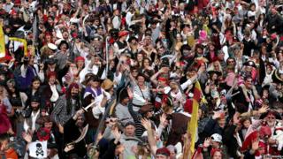 Thousands of people wearing pirate fancy dress gathered in Penzance to try to break a record.