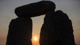 Stonehenge summer solstice celebrations