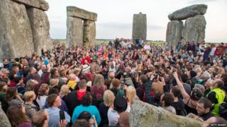 Stonehenge summer solstice celebrations