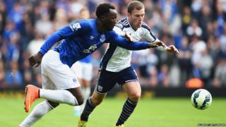 Romelu Lukaku of Everton challenges for the ball with Craig Gardner of West Brom during the Barclays Premier League match between West Bromwich Albion and Everton at The Hawthorns