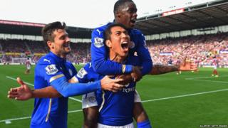 leonardo ulloa celebrates scoring for Leicester