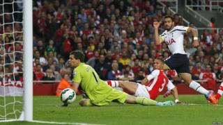 Nacer Chadli scores
