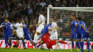 Phil Jagielka scores