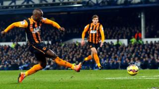 Hull's Sone Aluko scores