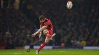 Wales v England - Leigh Halfpenny's penalty