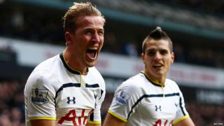 Harry Kane celebrates scoring for Tottenham