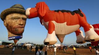 Vincent Van Gogh and beagle hot air balloon