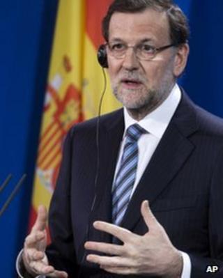 Mariano Rajoy speaks at a press conference in Berlin, 4 February 2012