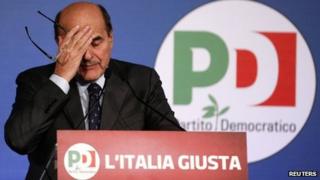 Pier Luigi Bersani rubs his forehead (26 February 2013)