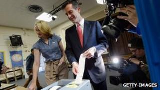 Los Angeles Mayoral candidate Eric Garcetti casts his ballot 5 march 2013