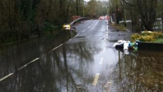 Playhatch Road Sonning flooding
