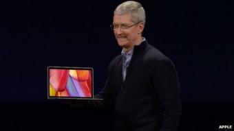 Tim Cook with laptop