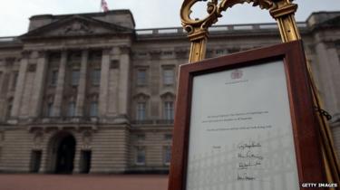 Easel outside Buckingham Palace