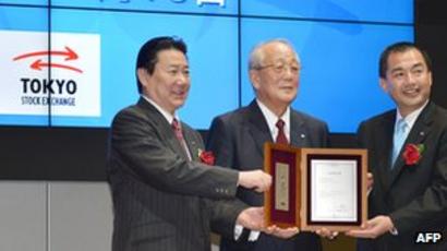 Japan Airlines president Yoshiharu Ueki, chairman Kazuo Inamori and chairman Masaru On<wbr>ishi