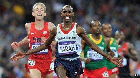 Mo Farah winning the 10,000m final