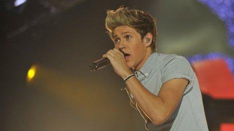 Niall Horan performing at Radio 1 Teen Awards