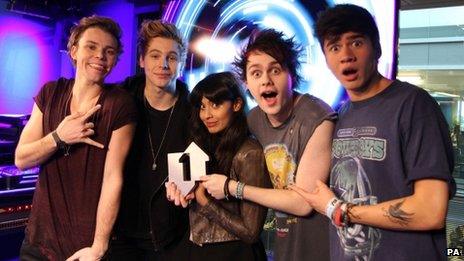 Jameela Jamil with 5 Seconds of Summer